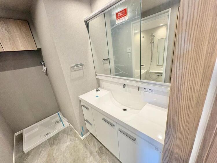 その他 清潔感を感じられる洗面化粧台。