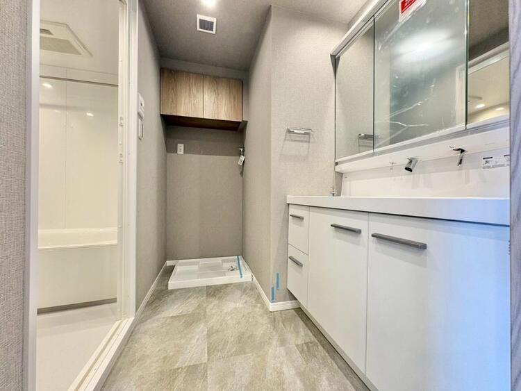 その他 十分な広さの脱衣所。