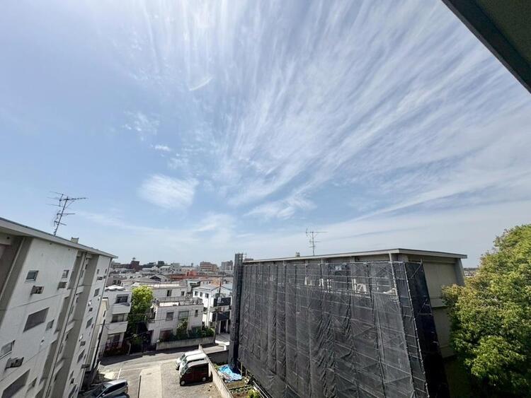 その他 眺望や窓からの景色が良いと、家で過ごす時間も快適です。