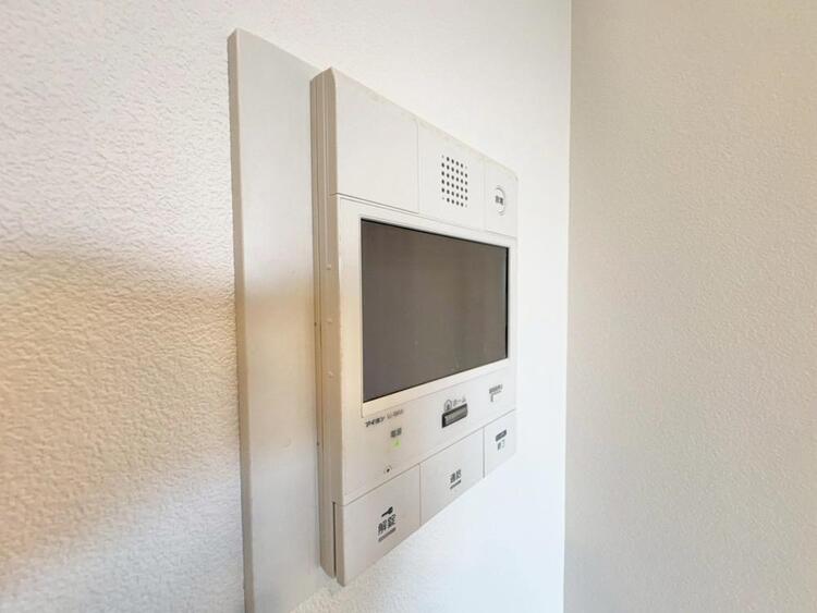 その他 誰が来てもわかる様にモニター付きインターホンを設置。