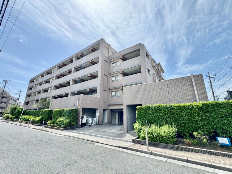 その他 飽きのこないシンプルモダンな外観です。