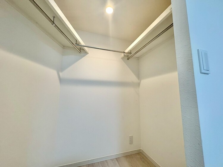 その他 収納スペースが付いていて、お部屋を広く使っていただけます。