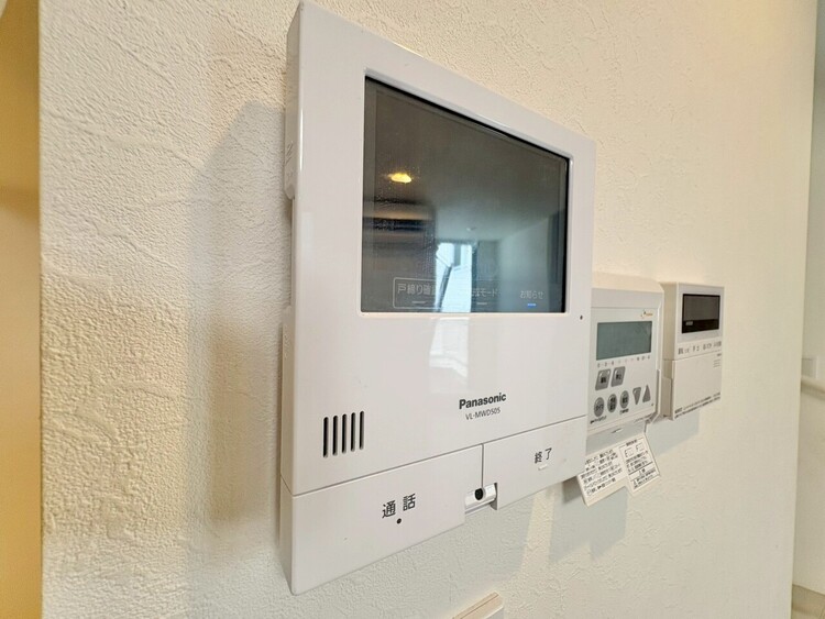 その他 誰が来てもわかる様にモニター付きインターホンを設置。