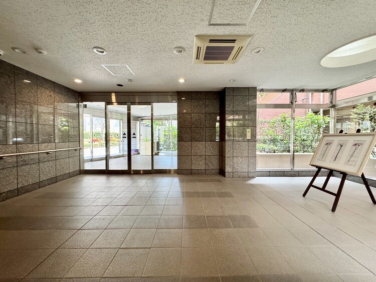 その他 館内は静寂な中が保たれており、管理が行き届いている印象を受けました。