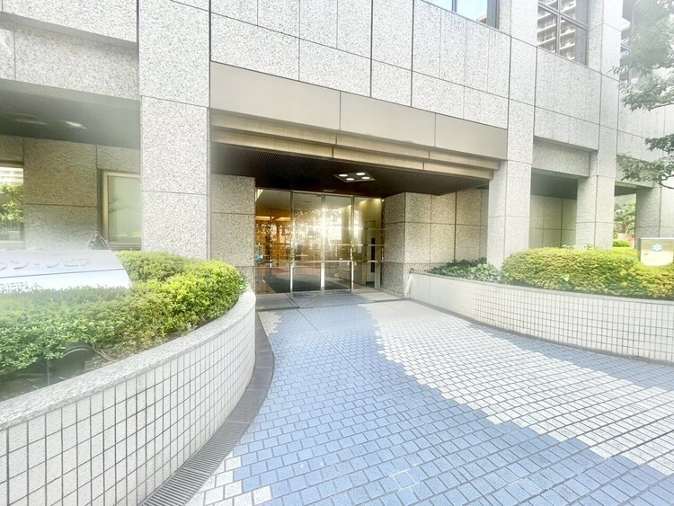 その他 上質感漂う玄関アプローチです。