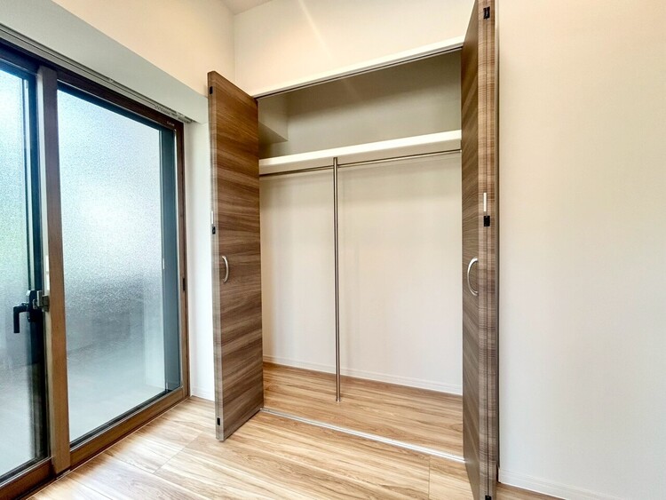 その他 収納スペースが付いていて、お部屋を広く使っていただけます。