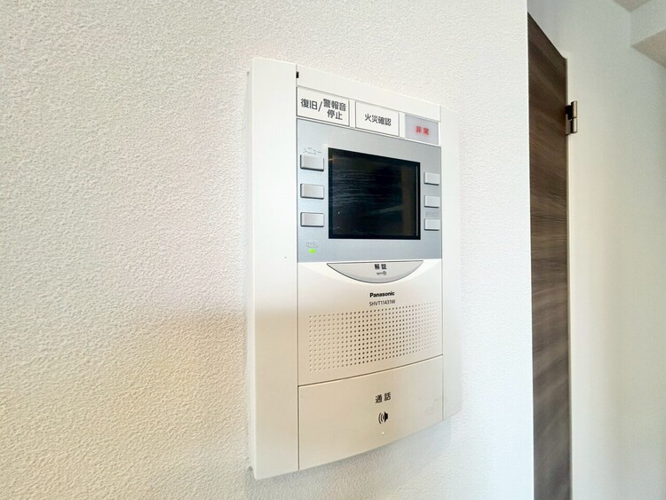 その他 誰が来てもわかる様にモニター付きインターホンを設置。