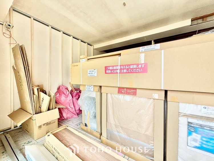 内装 ◆ここに在る◆事も無げに美しく、伝えるには筆舌に尽くし難い。豪華絢爛や華美と言う事ではなく、住まう者にとって暮らし易く心地がいいと言う美しさがこの住まいには込められている。