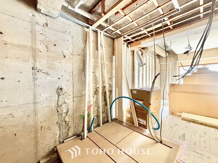 内装 ◆闇夜の輝き◆オレンジ色の光は大人になった今の僕にはわかる。1日の終わりを伝えに来たわけではなく、また明日が来る方へ導いてくれた事を。