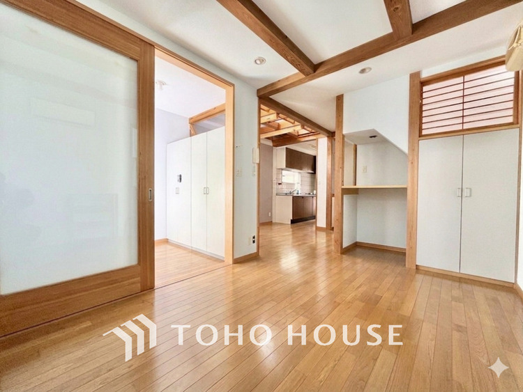 内装 ＊現況を優先しますが、写真は視認性を高めるため家具・調度品等をCGで消去する加工を施しています。