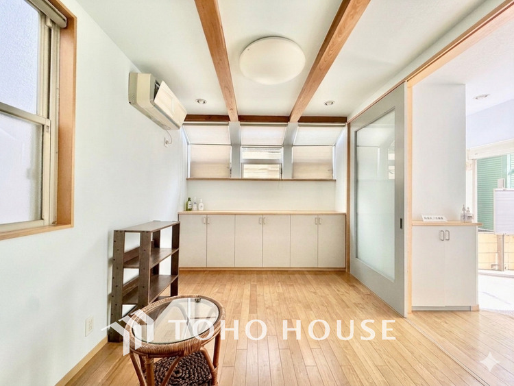 キッチン ＊現況を優先しますが、写真は視認性を高めるため家具・調度品等をCGで消去する加工を施しています。