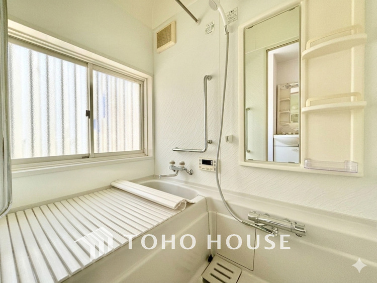 風呂 ＊現況を優先しますが、写真は視認性を高めるため家具・調度品等をCGで消去する加工を施しています。