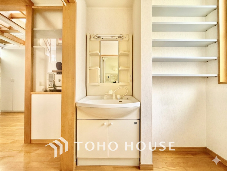 収納 ＊現況を優先しますが、写真は視認性を高めるため家具・調度品等をCGで消去する加工を施しています。