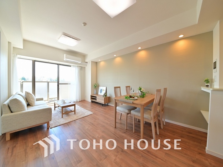 内装 明るいLDKは自然と家族が集まるコミュニケーションの場所に