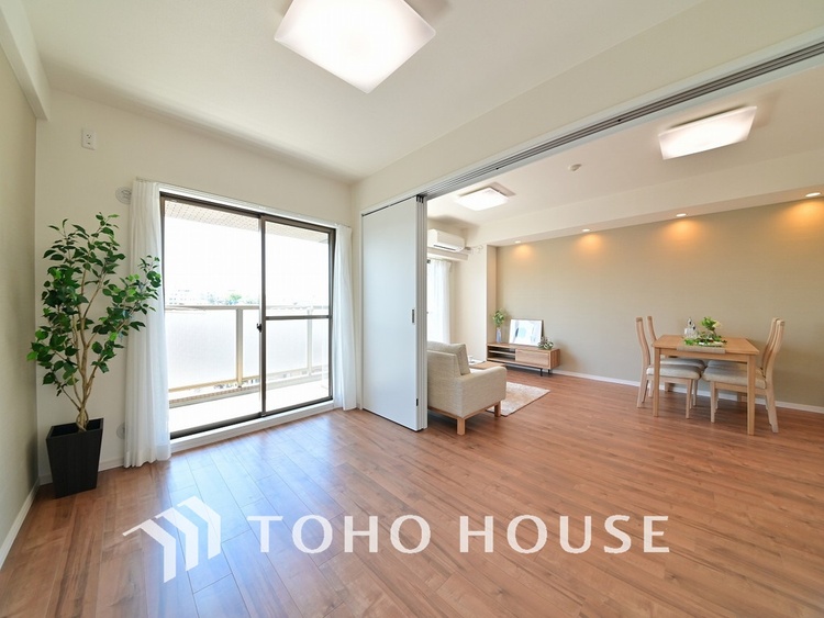 内装 1日の疲れを癒し、心地よく寛げるようゆったりとした広さをしています