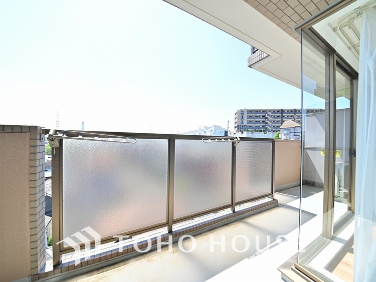 バルコニー 陽当たり良好なバルコニー