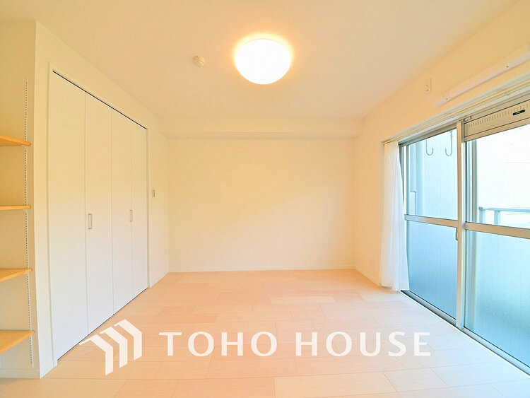 内装 シンプルですっきりとした室内は飽きのこない居心地の良い雰囲気