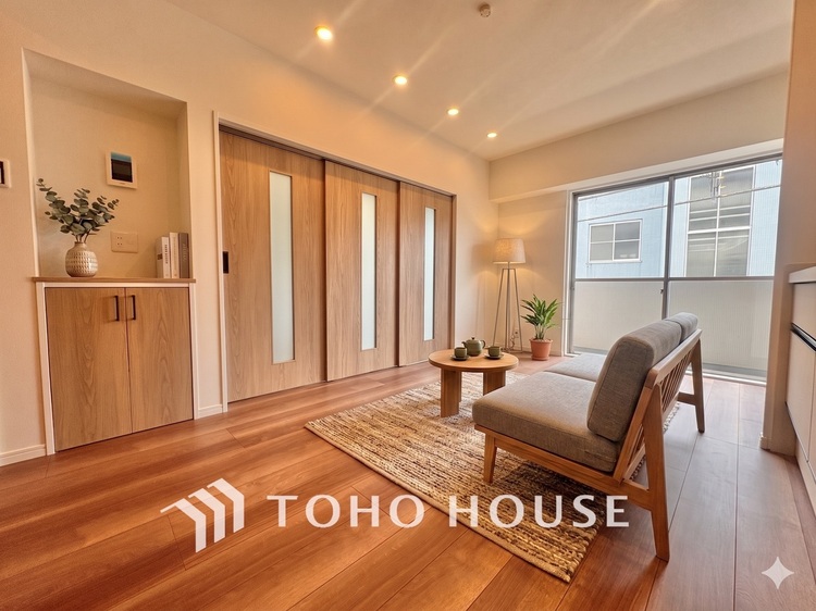 内装 ※生成AIによるイメージです。家具・小物は販売価格に含まれません。忙しい朝でも、しっかり食事をして頂けるゆとりある大きさのダイニングスペース。