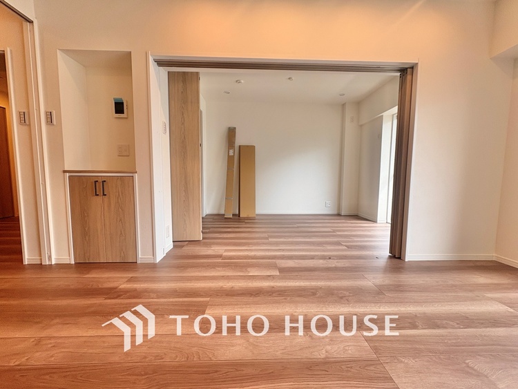 内装 「想像していた以上に広い」が写真を撮っているときの感想です。家事動線に配慮したプランによりご家族がくつろげる明るく広い空間が確保できました。