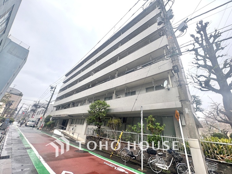 外観 漂う上質な空気感、マンションに入れば「おかえりなさい」と笑顔で迎えてくれるエントランス。最良の心配りを感じるマンションでした。