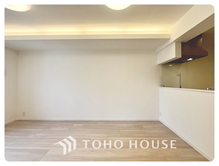 内装 【LIVING】◆眩い◆光が燦々と入り、家族の笑顔を照らす。「いつまでも続いて」と願う夢のような毎日がここにある。