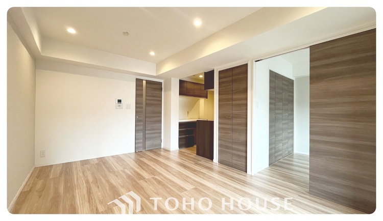 内装 【LIVING】◆陽光◆が差し込む。この開放的なLDKに家族の笑顔が集う。家族が一緒に過ごす空間は明るく、そして居心地よく。