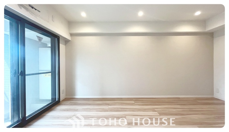 内装 【LIVING】◆扉を◆開くとこの景色。家族の”おかえり”の声が聞こえてきそう。