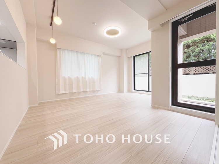 内装 【LIVING】◆住む喜び、楽しさ、感動◆を君と共有したい。いつまでもずっと家族を見渡せるこの広い空間で。