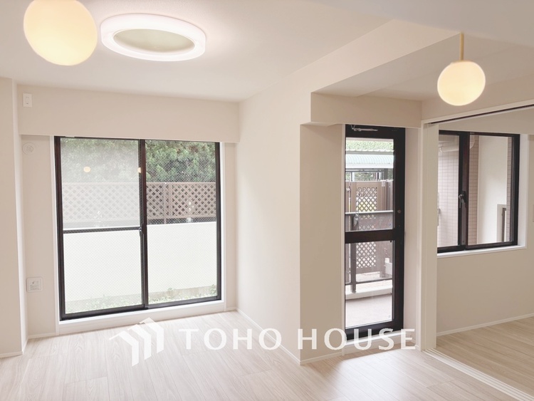 内装 【LIVING】◆simple is best◆無駄のない綺麗なつくりのリビングルームであなただけの暮らしを。