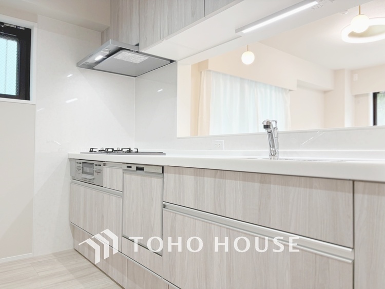 キッチン 【KITCHEN】◆ワクワク◆開放的で機能性も高いシステムキッチン。お子様は毎日のご飯にワクワク！