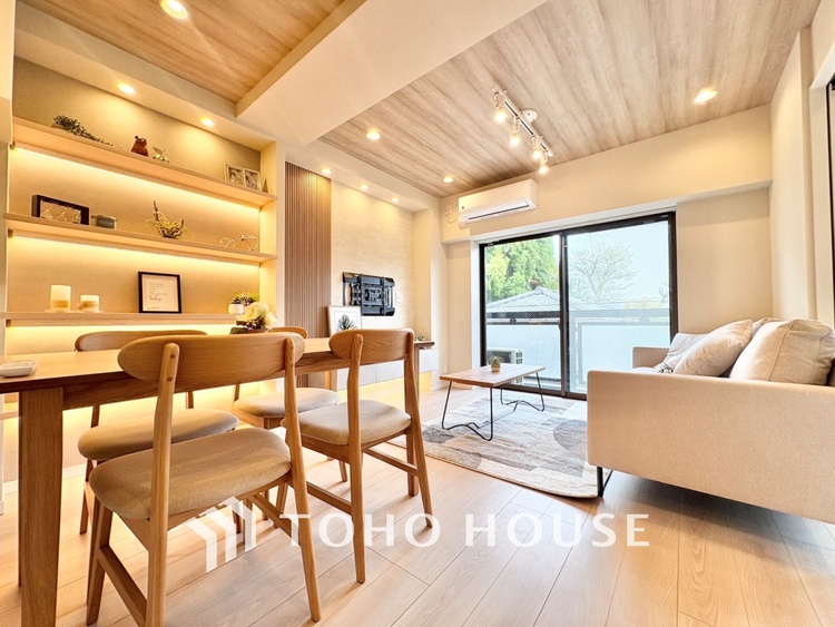 内装 【LIVING】◆煌びやか◆愛おしい家族との団欒の時間をより一層幸せなものに感じさせる煌びやかなLDK。輝かしい毎日が待っています。