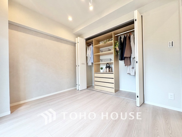 内装 【PRIVATE ROOM】◆属毛離裏◆子は父を手本とし、母に愛育されて成長する。家族の深い繋がり。いつまでも大切にしたい。