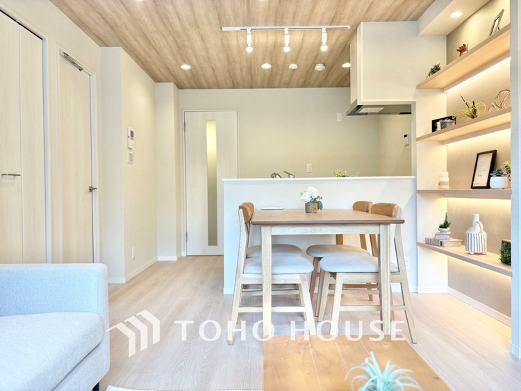 内装 【LIVING】◆Sunshine◆光が燦々と入り、いるだけで気持ちいい。「開放的でゆとりあるお部屋です。」