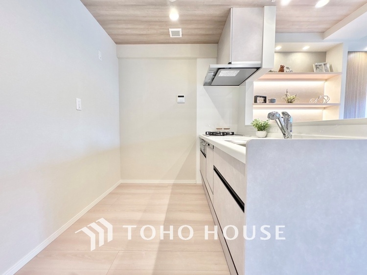 キッチン 【KITCHEN】◆ワクワク◆開放的で機能性も高いシステムキッチン。お子様は毎日のご飯にワクワク！