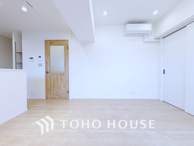 内装 【LIVING】◆扉を◆開くとこの景色。家族の”おかえり”の声が聞こえてきそう。