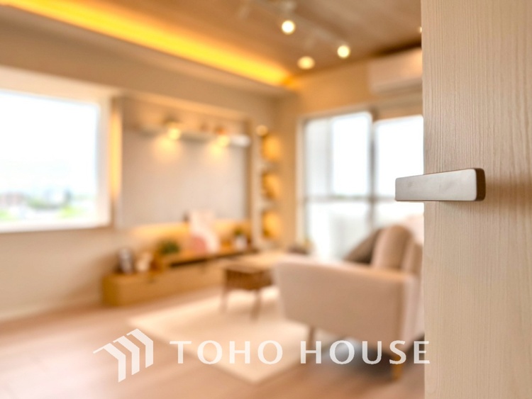 内装 【LIVING】◆煌びやか◆愛おしい家族との団欒の時間をより一層幸せなものに感じさせる煌びやかなLDK。輝かしい毎日が待っています。