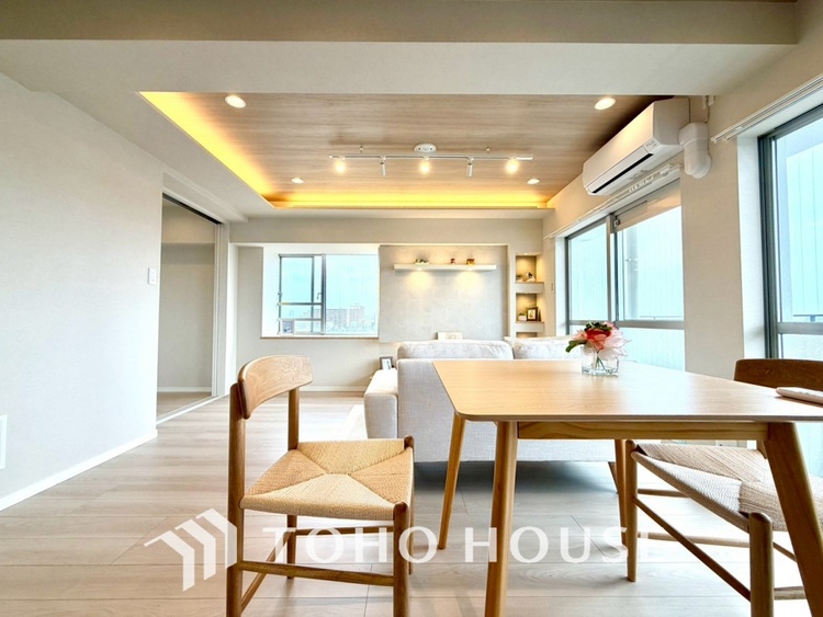 内装 【LIVING】◆simple is best◆無駄のない綺麗なつくりのリビングルームであなただけの暮らしを。