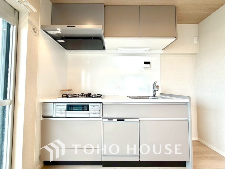 キッチン 【KITCHEN】◆ワクワク◆開放的で機能性も高いシステムキッチン。お子様は毎日のご飯にワクワク！