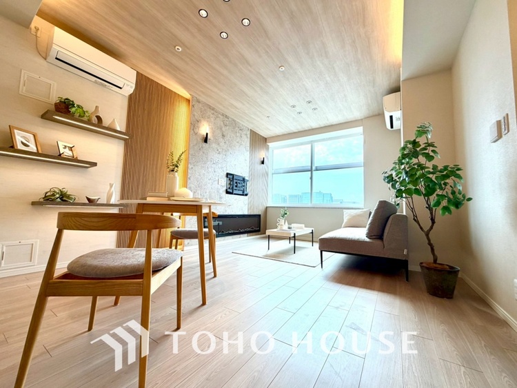 内装 【LIVING】◆眩い◆光が燦々と入り、家族の笑顔を照らす。「いつまでも続いて」と願う夢のような毎日がここにある。