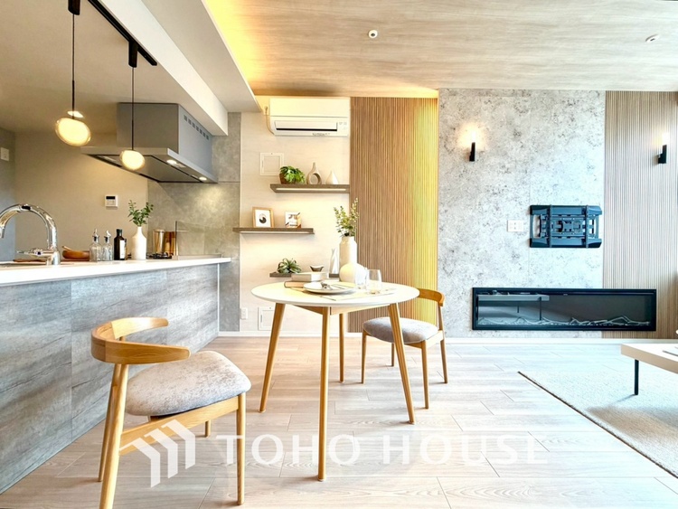 内装 【LIVING】◆住む喜び、楽しさ、感動◆を君と共有したい。いつまでもずっと家族を見渡せるこの広い空間で。