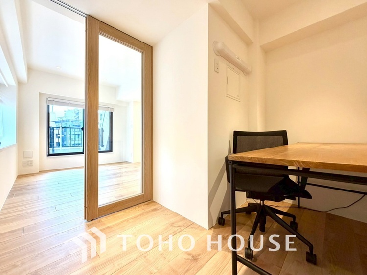 内装 【LIVING】◆扉を◆開くとこの景色。家族の”おかえり”の声が聞こえてきそう。