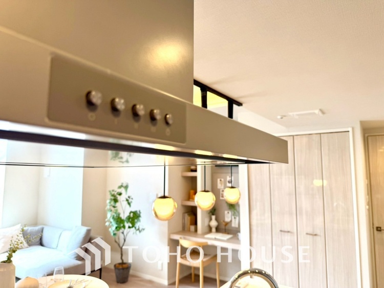 その他 【KITCHEN】◆開放的◆後片付けが楽なシステムキッチン。収納スペースの充実！