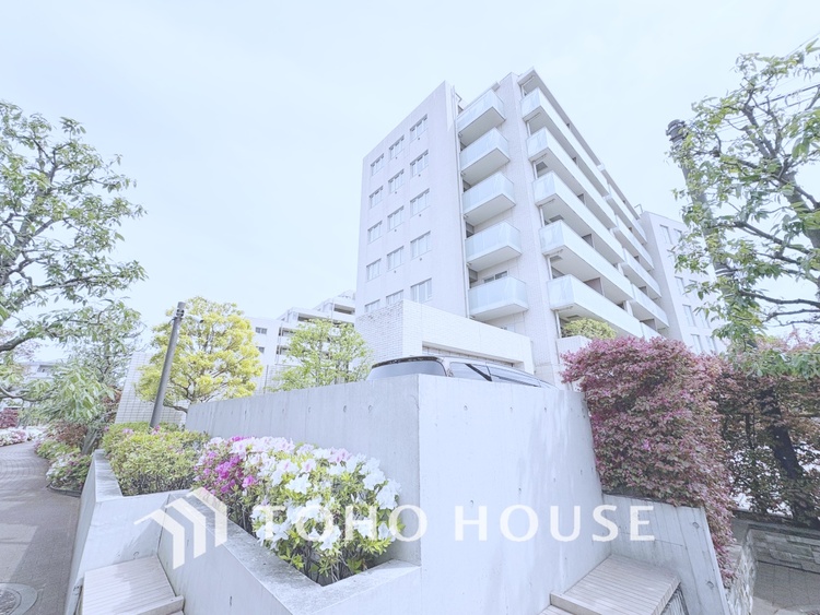 外観 【APPEARANCE】◆陽光◆が差し込む。この開放的な空間に家族の笑顔が集う。家族が一緒に過ごす空間は明るく、そして居心地よく。