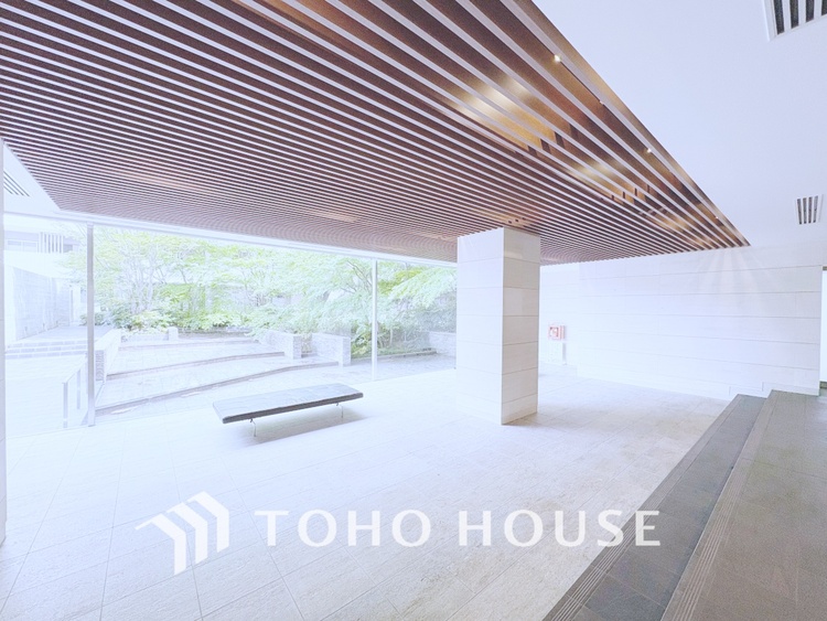 その他 【ENTRANCE】◆そびえ立つ◆我が家のシンボル。遠くの空が赤く染まる夕べが待ち遠しい。