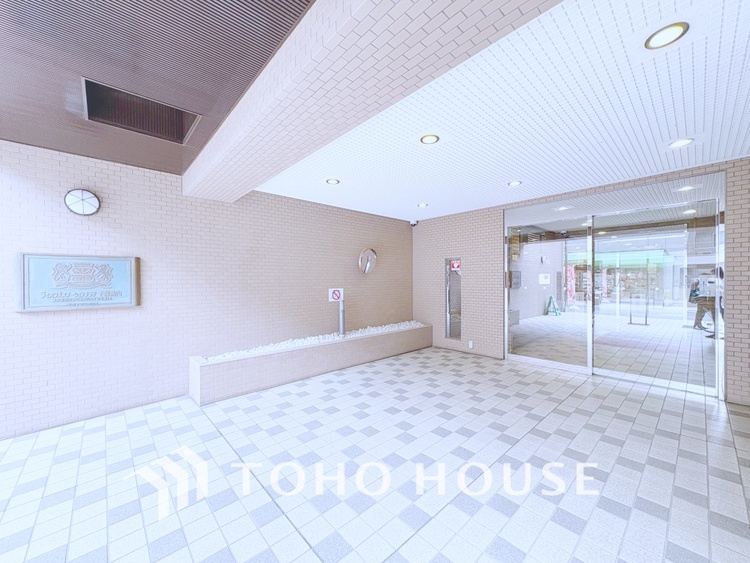 エントランス 【ENTRANCE】◆家族◆家で家族と過ごす時間は限られている。帰りを待つ家族の元へと急ぐときの弾む思い。そんな思いを引き立てる邸宅。