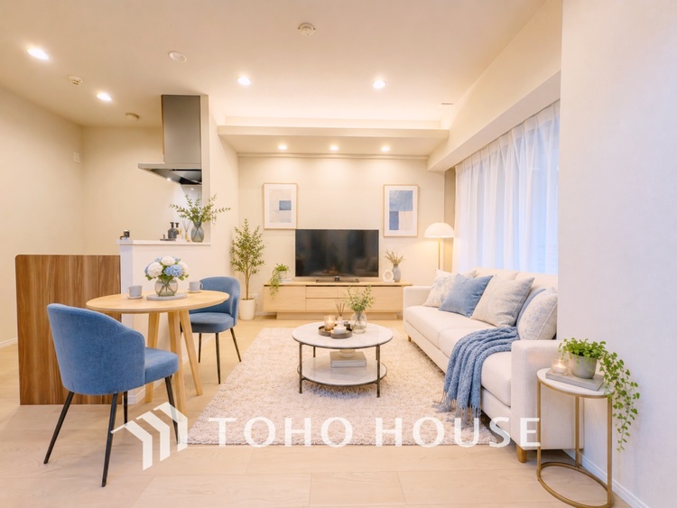 内装 【LIVING】※この画像の家具の配置には、生成AIによる加工を施しております。なお、家具や調度品は、販売価格に含まれません。