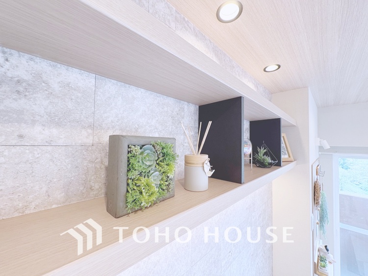 内装 【LIVING】◆扉を◆開くとこの景色。家族の”おかえり”の声が聞こえてきそう。