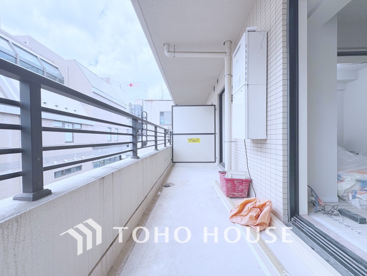 バルコニー 【BALCONY】◆Open new door◆扉の向こうには青空が広がっている。