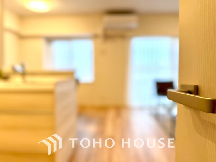 内装 【LIVING】◆住む喜び、楽しさ、感動◆を君と共有したい。いつまでもずっと家族を見渡せるこの広い空間で。