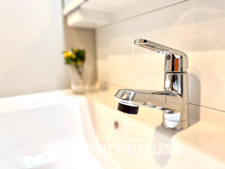 洗面 【WASHROOM】◆快適◆煌びやかな暮らしの中にも忘れたくない快適さ。大きな収納が助けてくれます。